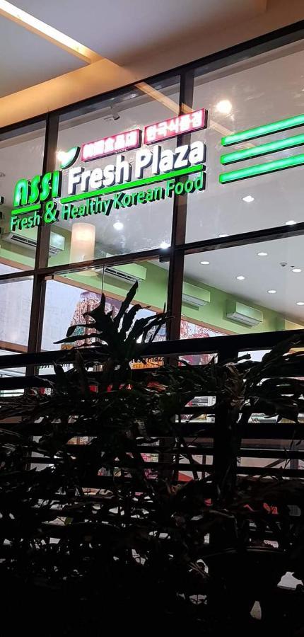 Cozyvilla At 81 Newport Blvd Walk To Naia T3 Marriott & Resorts World Casino & Newport Mall For 5 Pax Free Parking!!!! Пасай Екстериор снимка