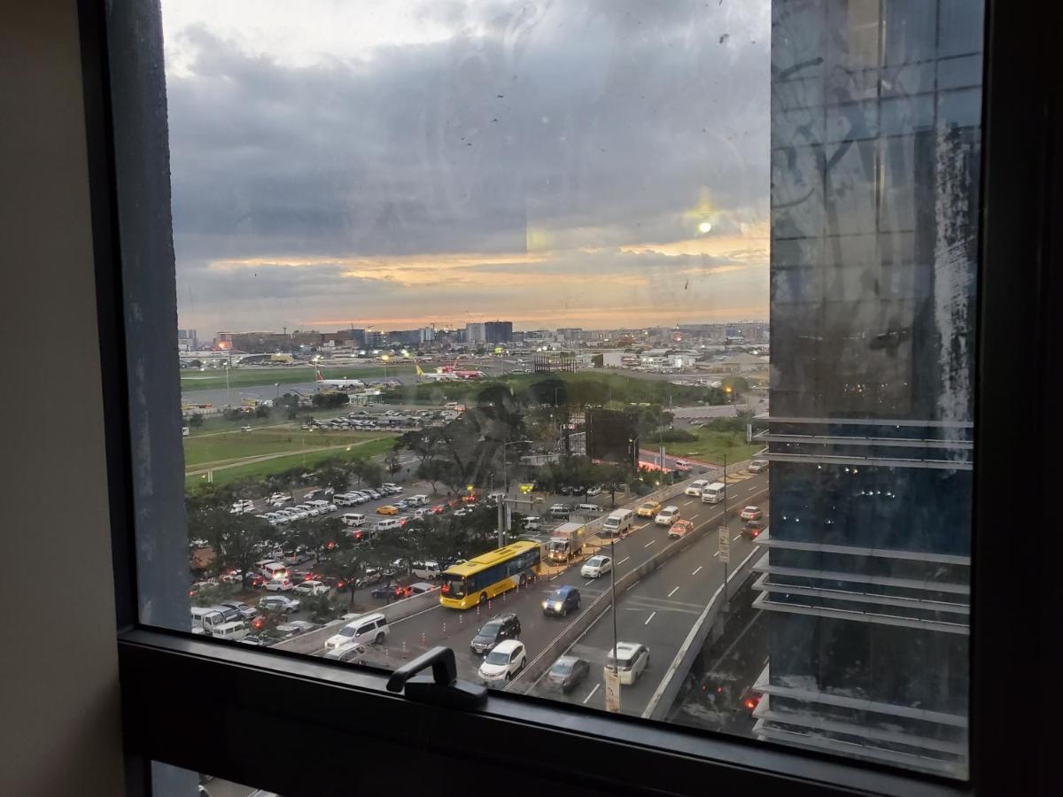 Cozyvilla At 81 Newport Blvd Walk To Naia T3 Marriott & Resorts World Casino & Newport Mall For 5 Pax Free Parking!!!! Пасай Екстериор снимка